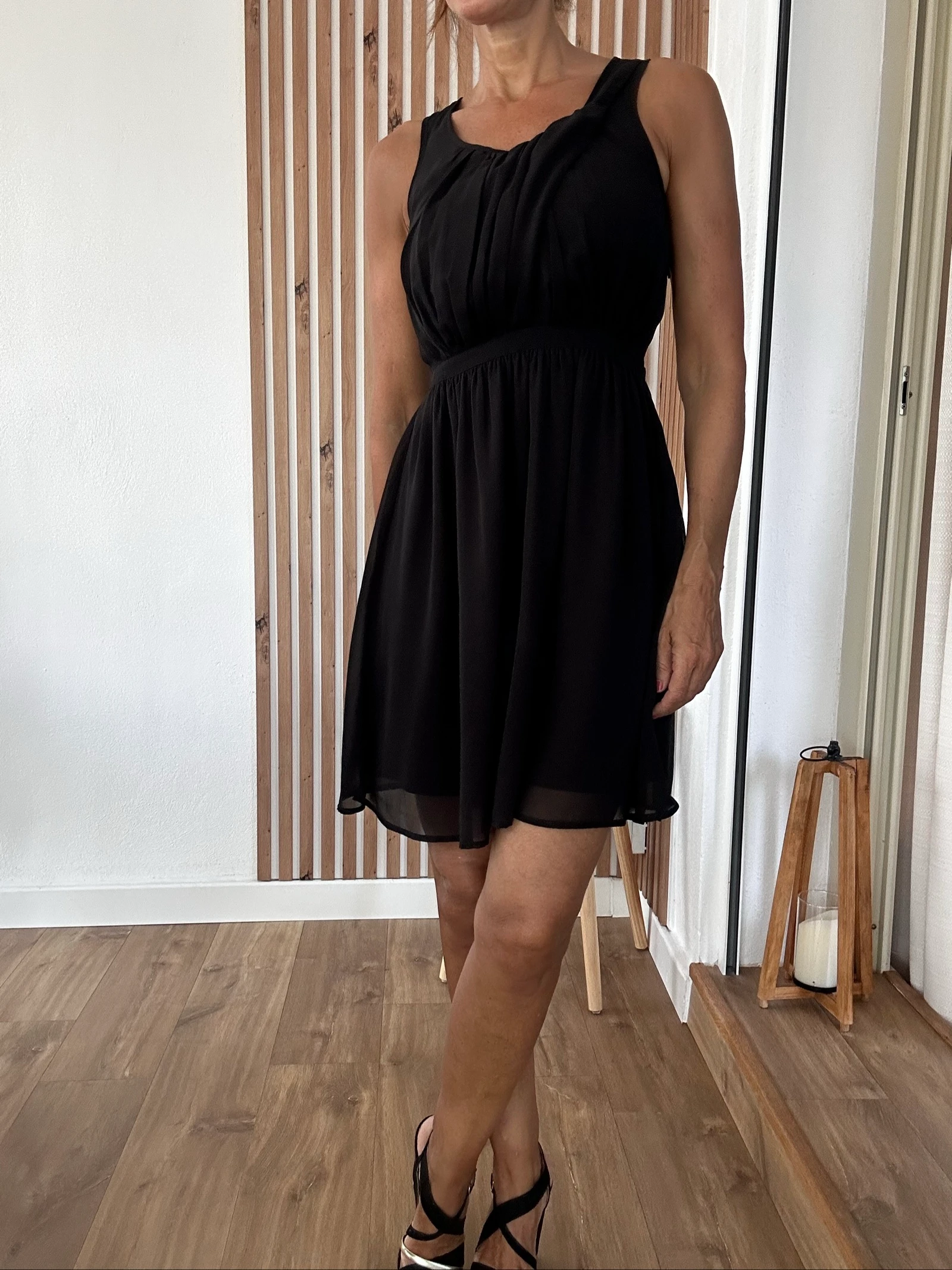 Fluid black dress Only size 38 – Like new – photo 2